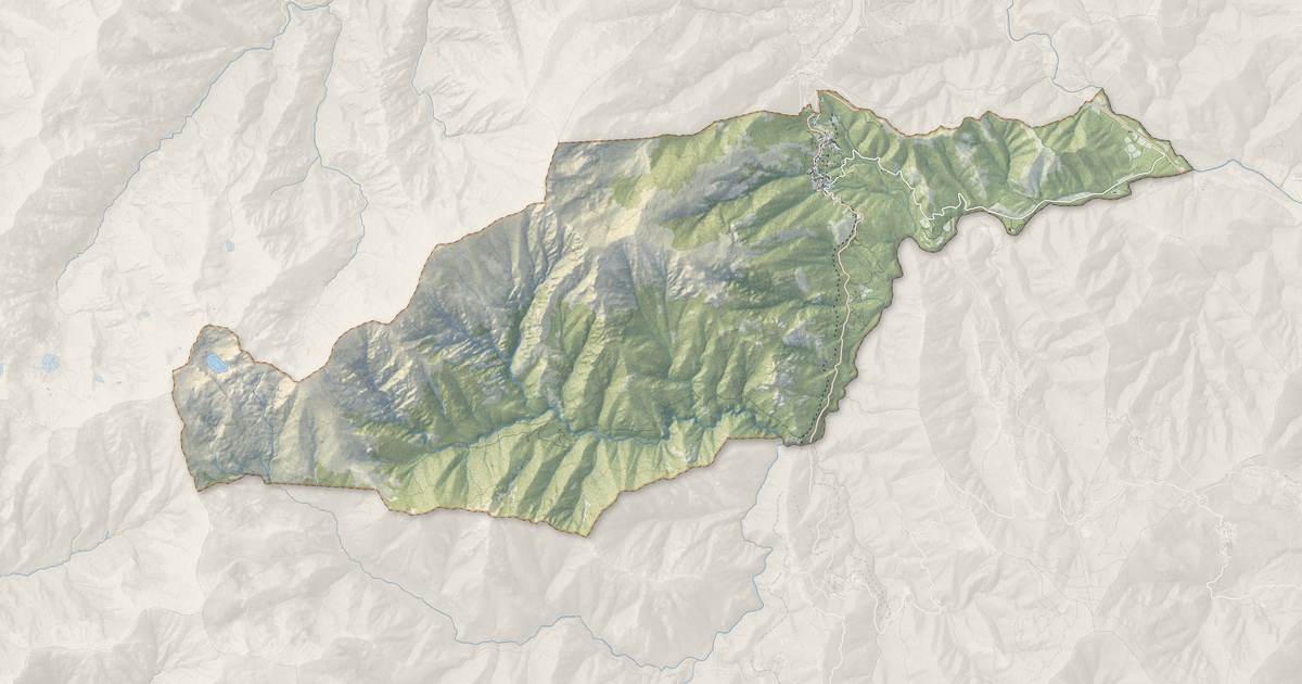 Portrait cartographique de Venaco : relief, eau, forêts, bâti et voies, calculés à partir des données de l'IGN