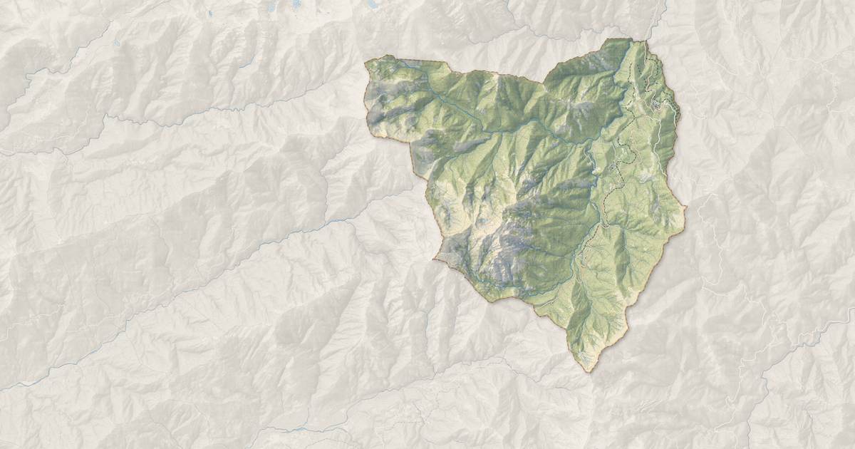 Portrait cartographique de Vivario : relief, eau, forêts, bâti et voies, calculés à partir des données de l'IGN