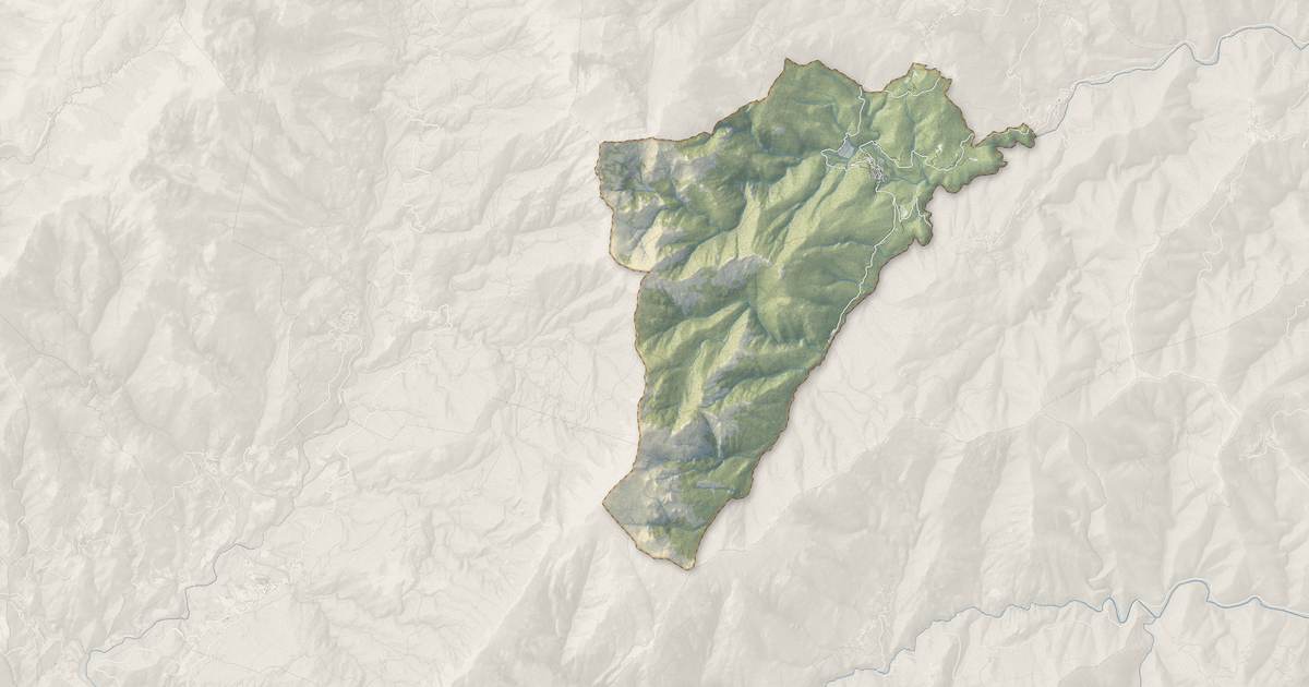 Portrait cartographique de San-Gavino-di-Fiumorbo : relief, eau, forêts, bâti et voies, calculés à partir des données de l'IGN