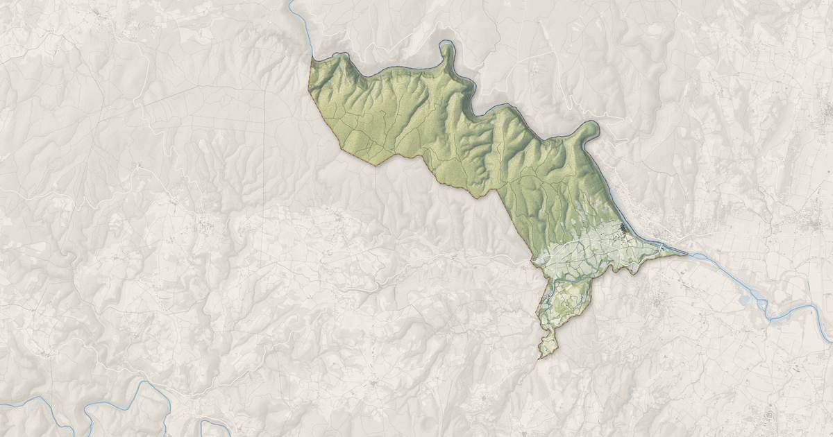 Portrait cartographique de Aiguèze : relief, eau, forêts, bâti et voies, calculés à partir des données de l'IGN