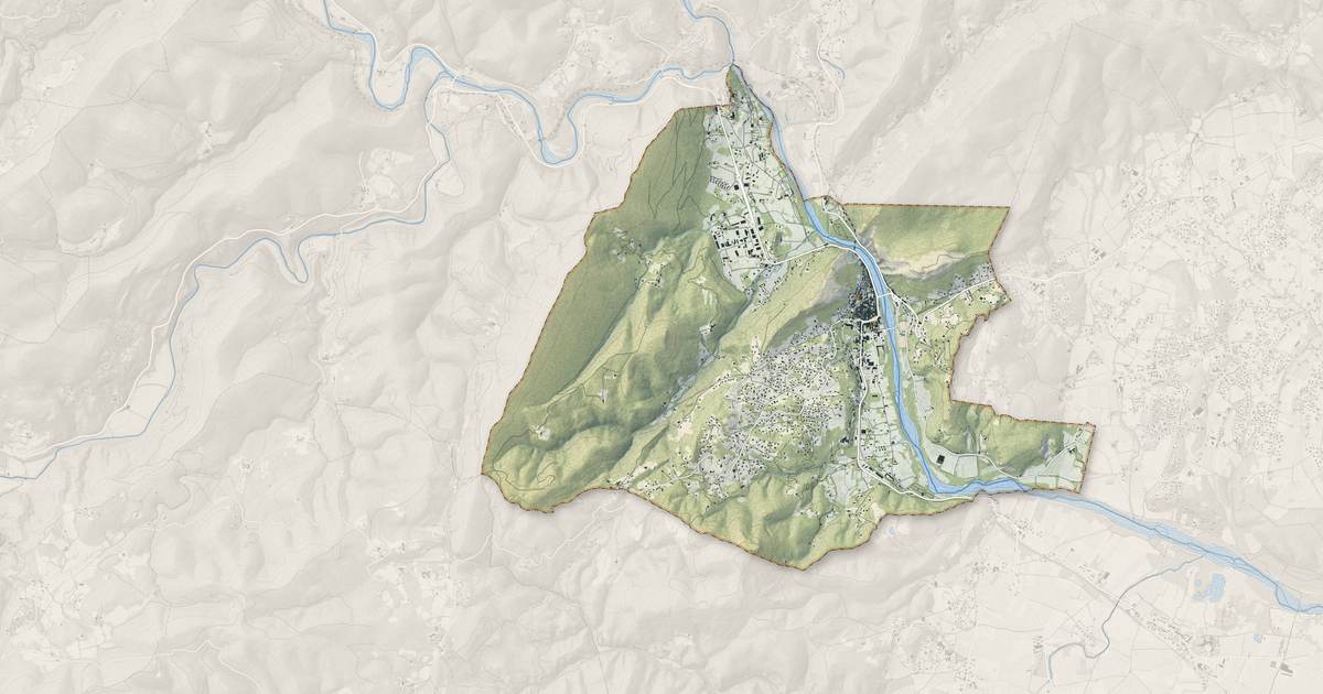 Portrait cartographique de Anduze : relief, eau, forêts, bâti et voies, calculés à partir des données de l'IGN