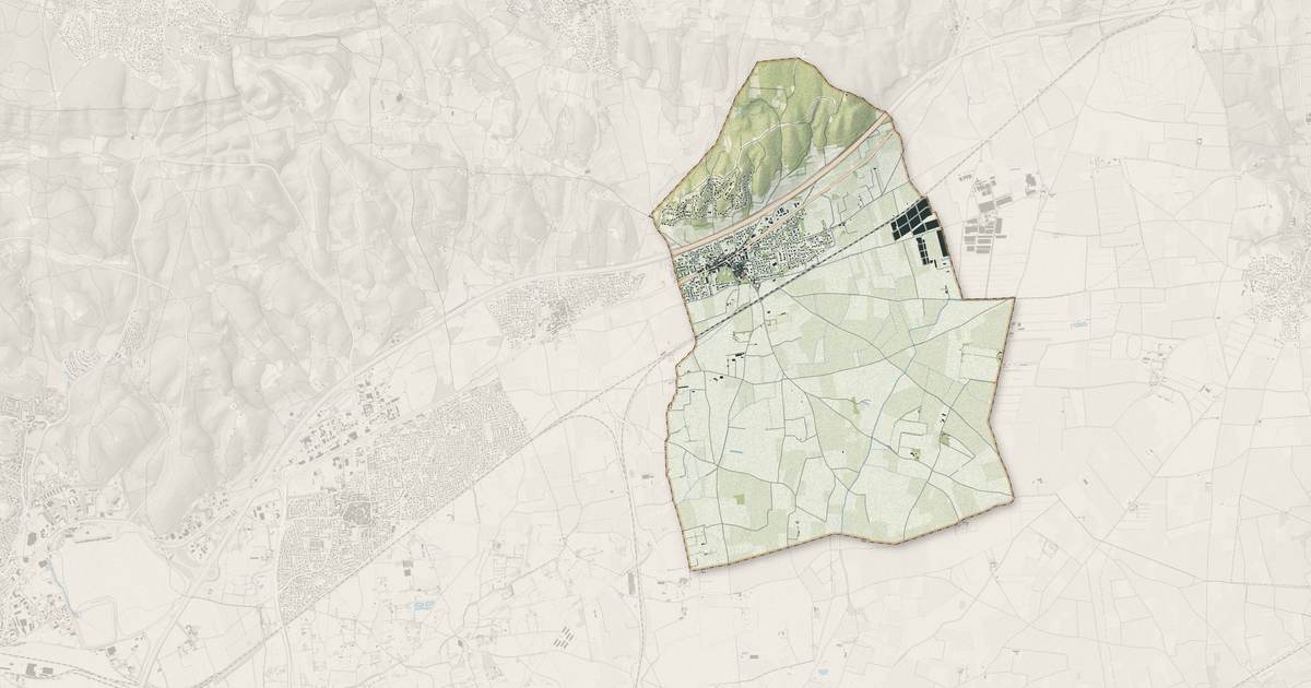 Portrait cartographique de Bezouce : relief, eau, forêts, bâti et voies, calculés à partir des données de l'IGN