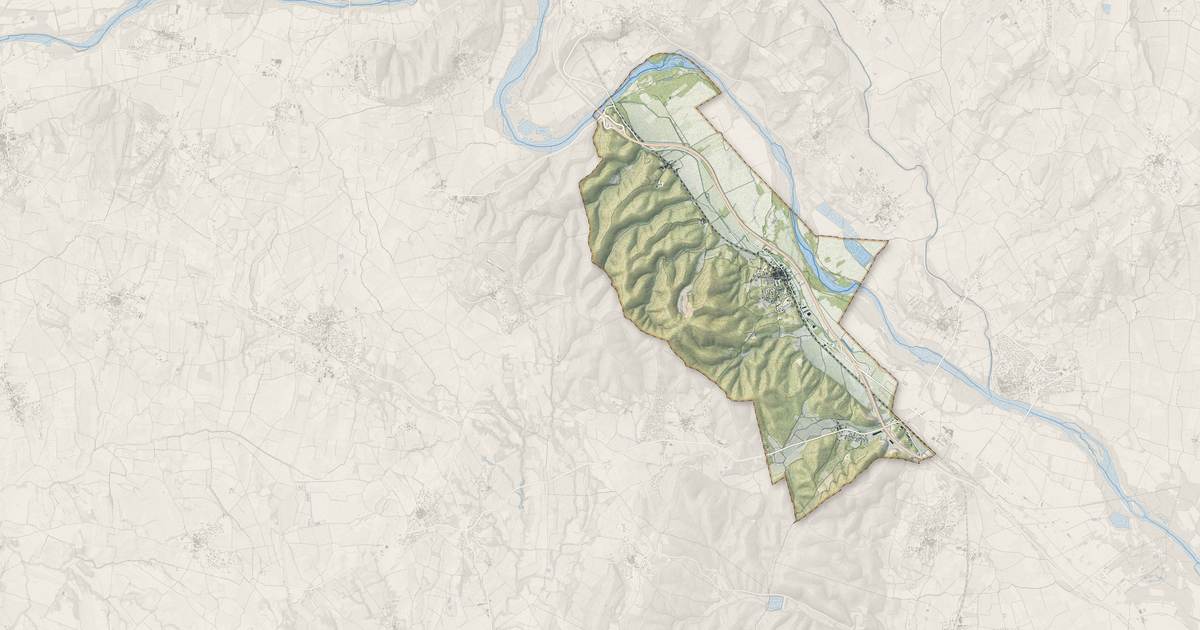 Portrait cartographique de Boucoiran-et-Nozières : relief, eau, forêts, bâti et voies, calculés à partir des données de l'IGN