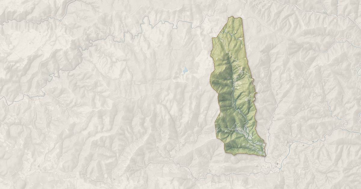 Portrait cartographique de Bréau-Mars : relief, eau, forêts, bâti et voies, calculés à partir des données de l'IGN