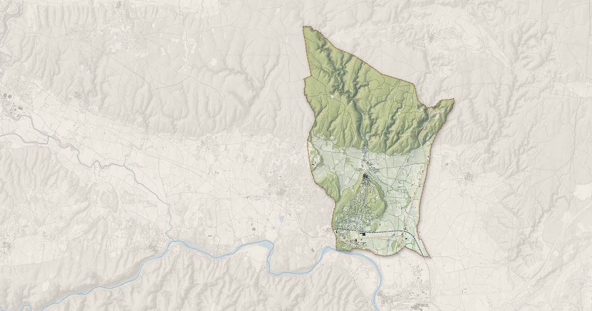 Portrait cartographique de Castillon-du-Gard : relief, eau, forêts, bâti et voies, calculés à partir des données de l'IGN