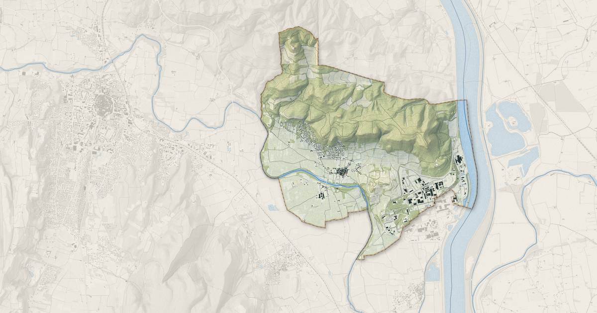 Portrait cartographique de Chusclan : relief, eau, forêts, bâti et voies, calculés à partir des données de l'IGN