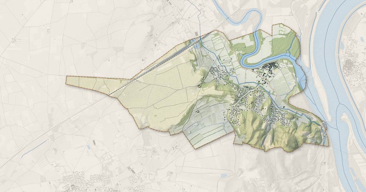 Portrait cartographique de Comps : relief, eau, forêts, bâti et voies, calculés à partir des données de l'IGN