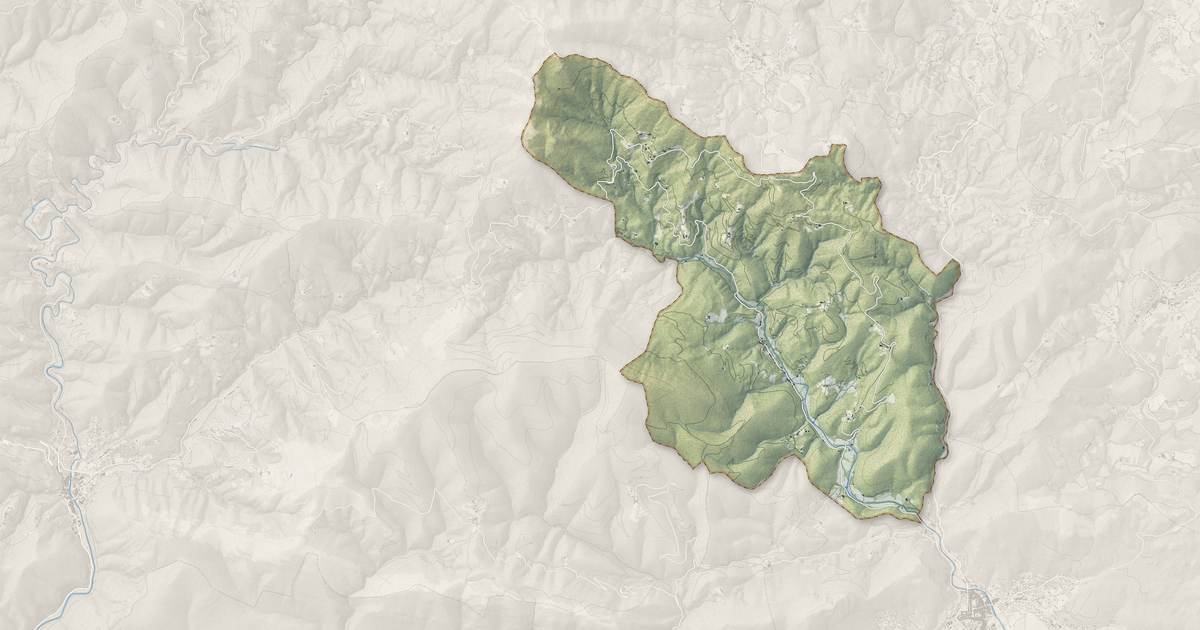 Portrait cartographique de Cros : relief, eau, forêts, bâti et voies, calculés à partir des données de l'IGN