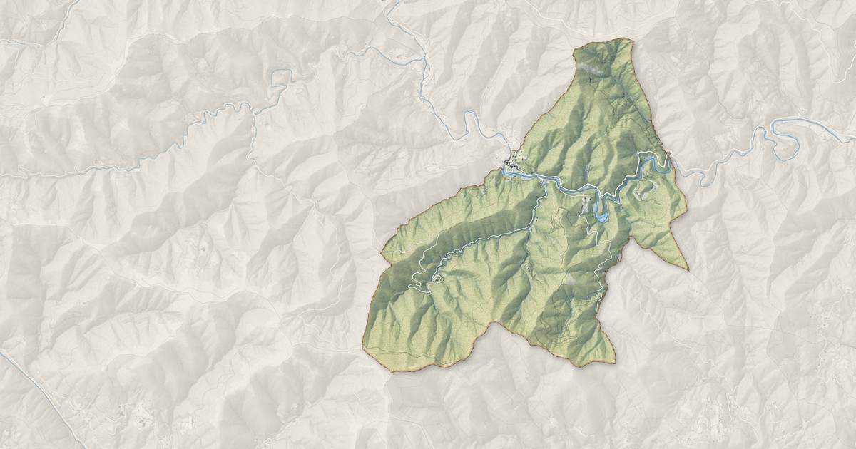 Portrait cartographique de L'Estréchure : relief, eau, forêts, bâti et voies, calculés à partir des données de l'IGN