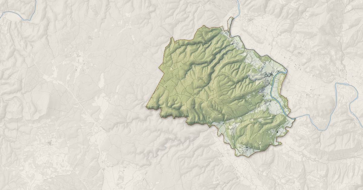 Portrait cartographique de Goudargues : relief, eau, forêts, bâti et voies, calculés à partir des données de l'IGN