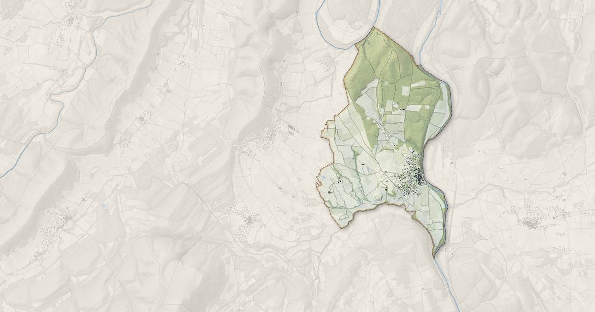 Portrait cartographique de Lecques : relief, eau, forêts, bâti et voies, calculés à partir des données de l'IGN