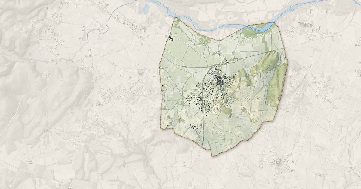 Portrait cartographique de Lézan : relief, eau, forêts, bâti et voies, calculés à partir des données de l'IGN