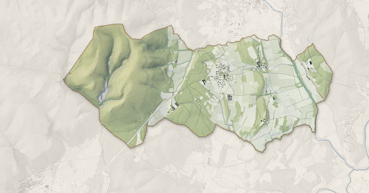Portrait cartographique de Liouc : relief, eau, forêts, bâti et voies, calculés à partir des données de l'IGN
