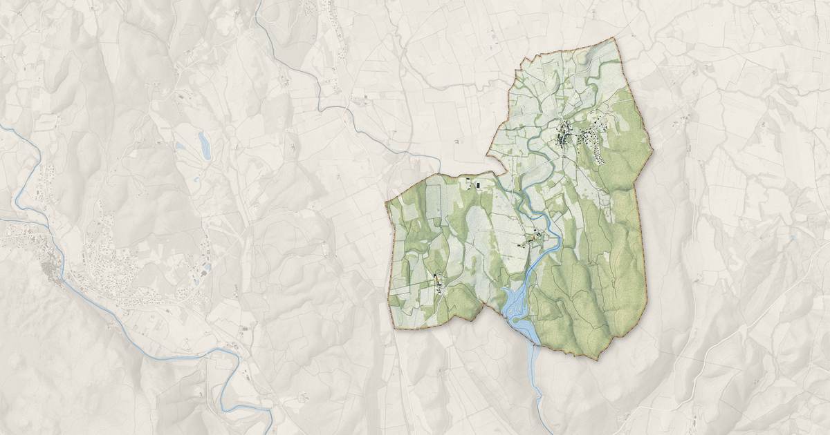Portrait cartographique de Logrian-Florian : relief, eau, forêts, bâti et voies, calculés à partir des données de l'IGN