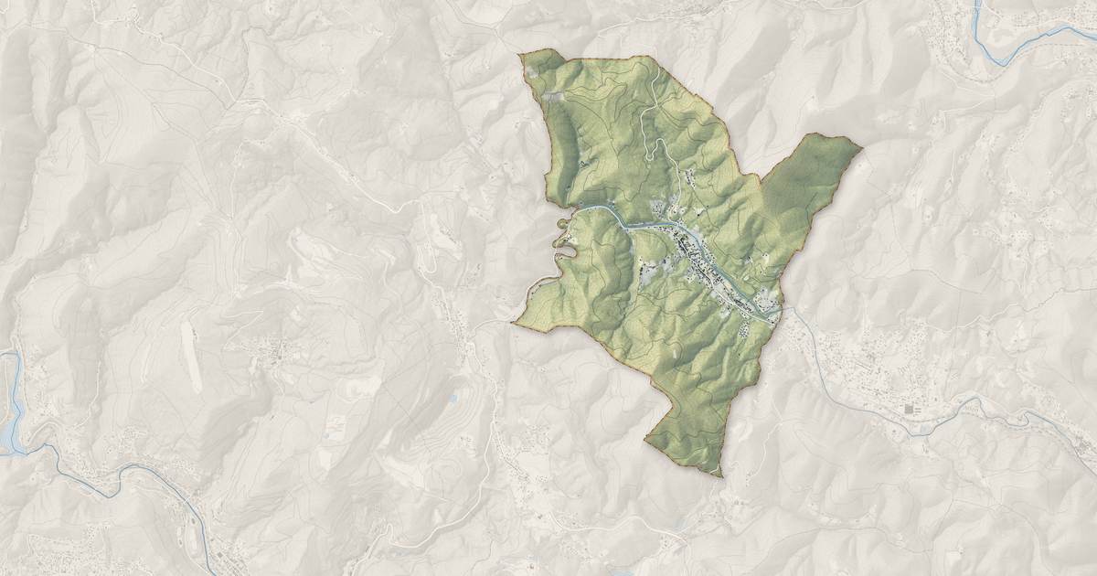 Portrait cartographique de Le Martinet : relief, eau, forêts, bâti et voies, calculés à partir des données de l'IGN