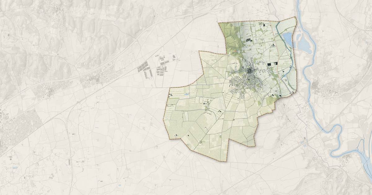 Portrait cartographique de Meynes : relief, eau, forêts, bâti et voies, calculés à partir des données de l'IGN