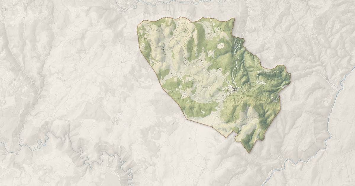 Portrait cartographique de Montdardier : relief, eau, forêts, bâti et voies, calculés à partir des données de l'IGN