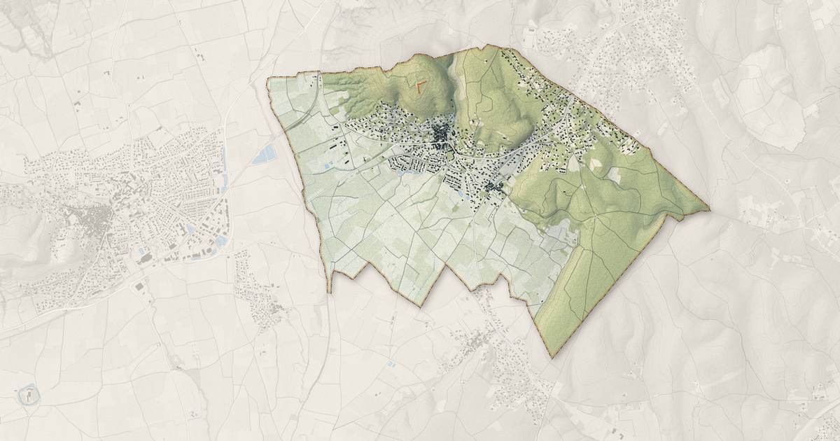 Portrait cartographique de Nages-et-Solorgues : relief, eau, forêts, bâti et voies, calculés à partir des données de l'IGN