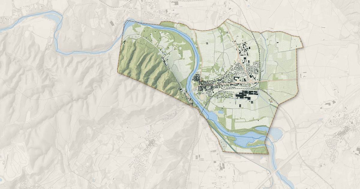 Portrait cartographique de Remoulins : relief, eau, forêts, bâti et voies, calculés à partir des données de l'IGN