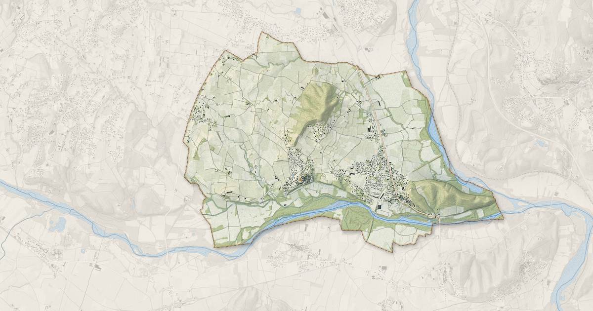 Portrait cartographique de Ribaute-les-Tavernes : relief, eau, forêts, bâti et voies, calculés à partir des données de l'IGN