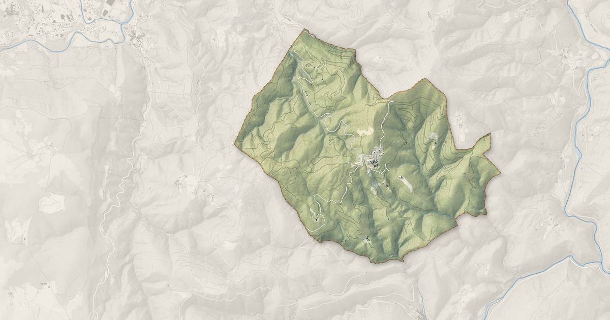 Portrait cartographique de Saint-Bresson : relief, eau, forêts, bâti et voies, calculés à partir des données de l'IGN