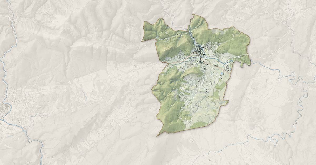 Portrait cartographique de Saint-Hippolyte-du-Fort : relief, eau, forêts, bâti et voies, calculés à partir des données de l'IGN