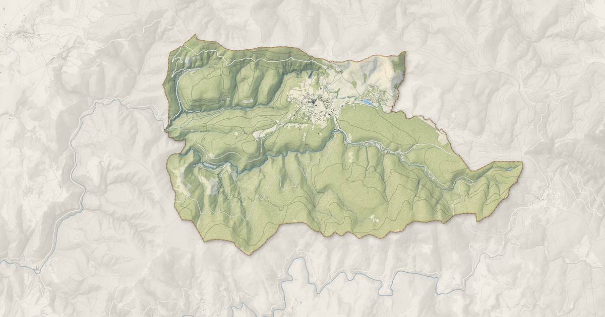 Portrait cartographique de Saint-Sauveur-Camprieu : relief, eau, forêts, bâti et voies, calculés à partir des données de l'IGN