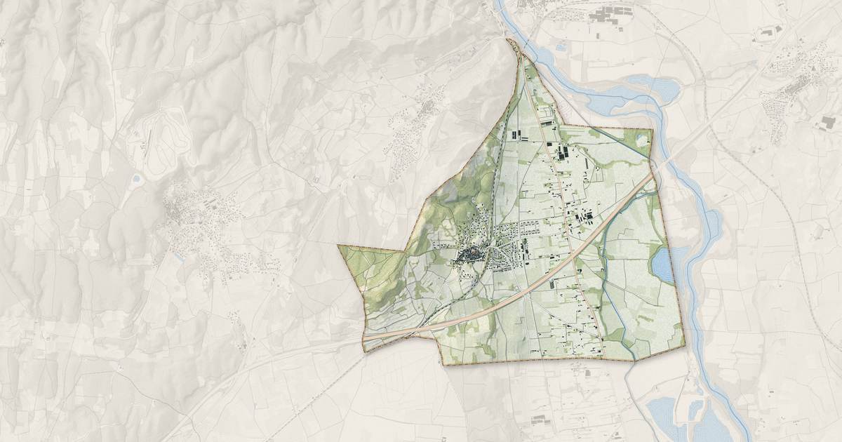 Portrait cartographique de Sernhac : relief, eau, forêts, bâti et voies, calculés à partir des données de l'IGN