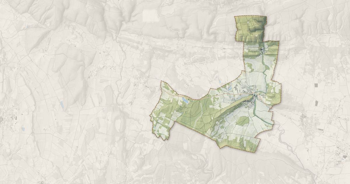 Portrait cartographique de Serviers-et-Labaume : relief, eau, forêts, bâti et voies, calculés à partir des données de l'IGN
