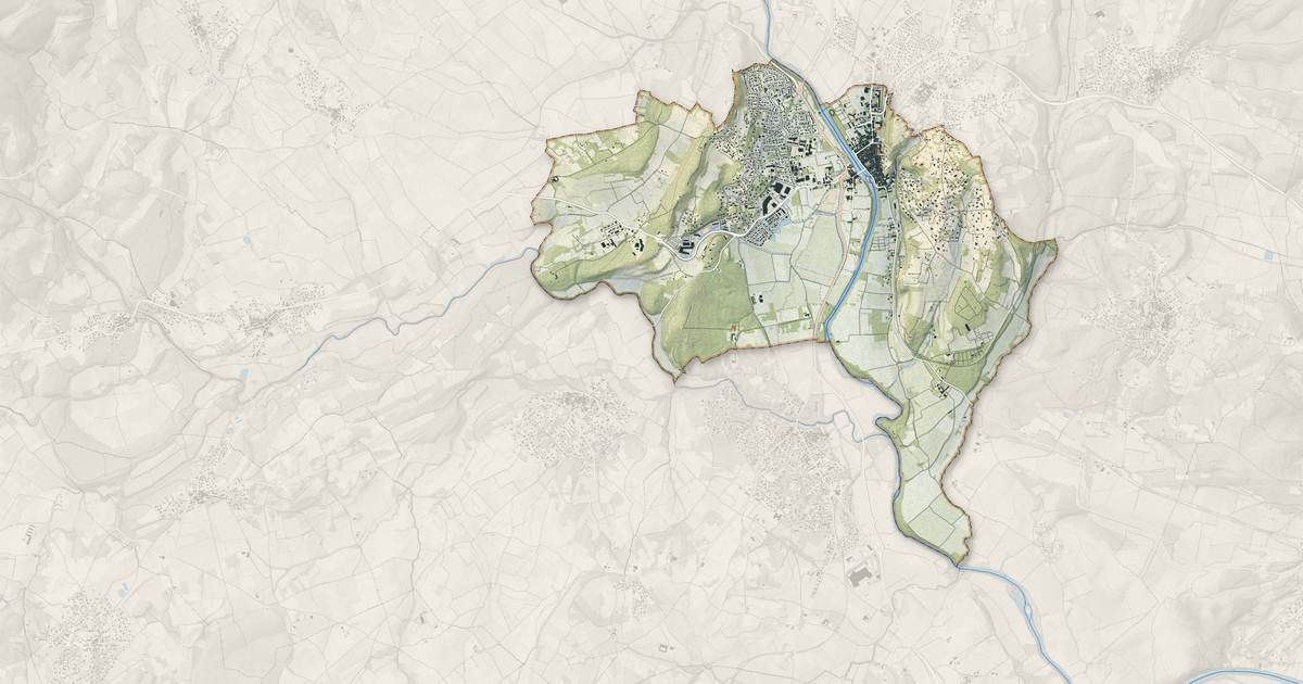 Portrait cartographique de Sommières : relief, eau, forêts, bâti et voies, calculés à partir des données de l'IGN