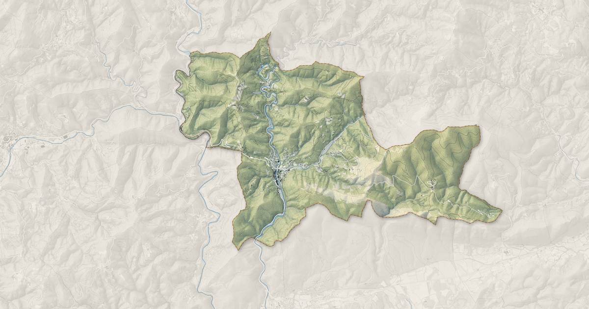 Portrait cartographique de Sumène : relief, eau, forêts, bâti et voies, calculés à partir des données de l'IGN