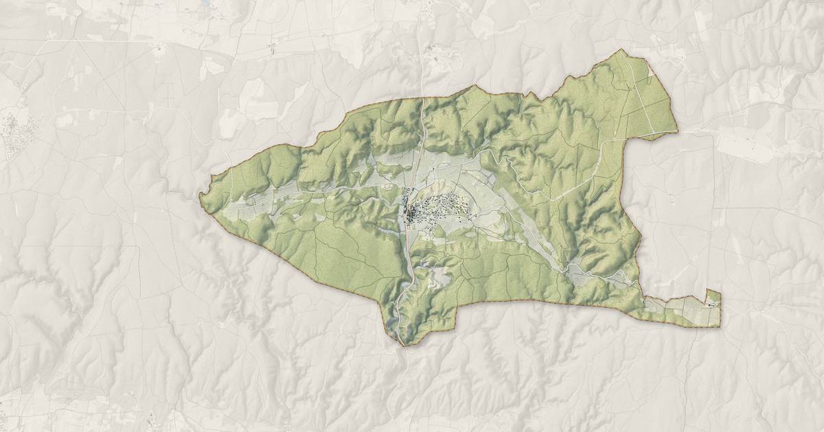 Portrait cartographique de Valliguières : relief, eau, forêts, bâti et voies, calculés à partir des données de l'IGN