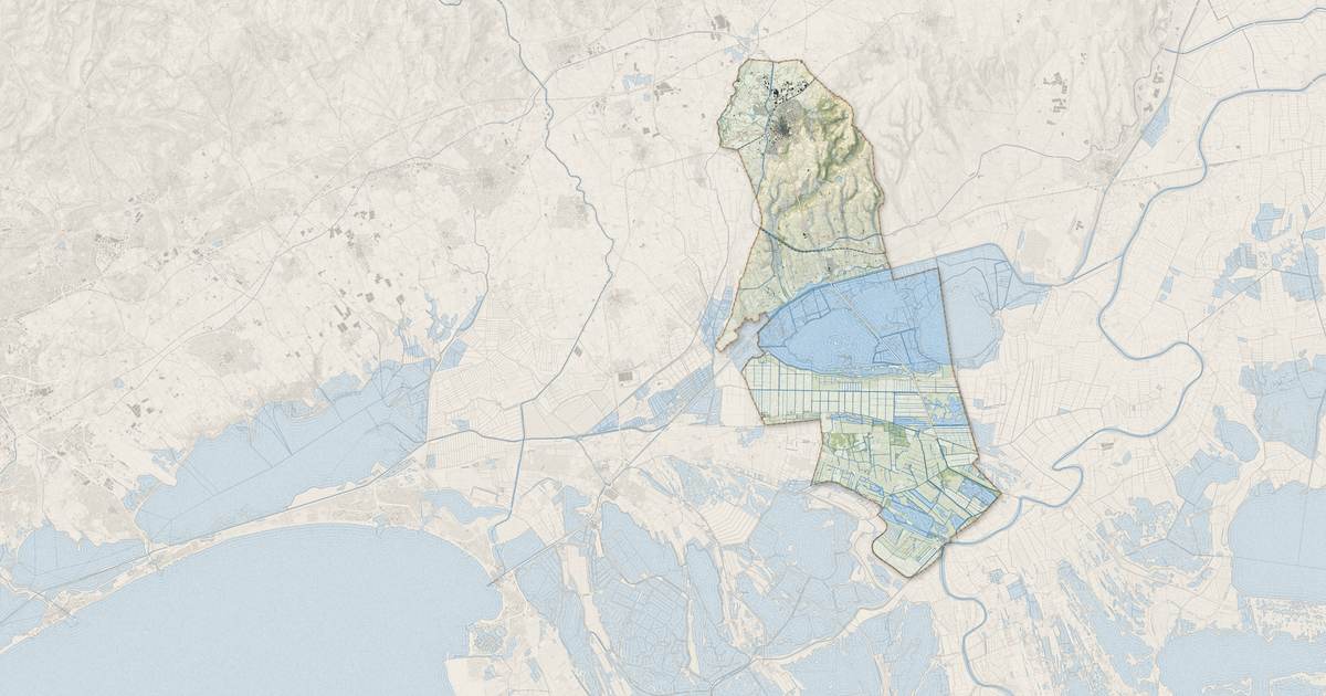 Portrait cartographique de Vauvert : relief, eau, forêts, bâti et voies, calculés à partir des données de l'IGN