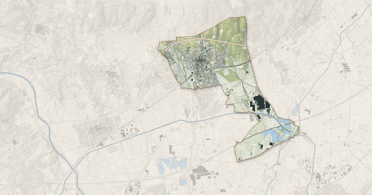 Portrait cartographique de Vergèze : relief, eau, forêts, bâti et voies, calculés à partir des données de l'IGN