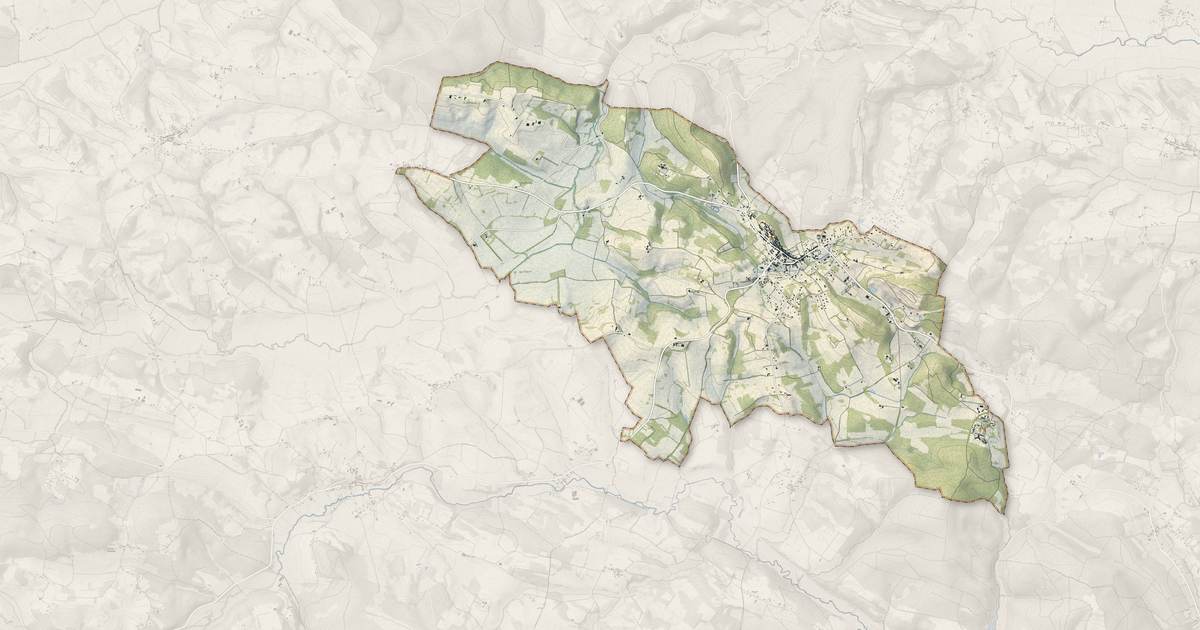 Portrait cartographique de Aurignac : relief, eau, forêts, bâti et voies, calculés à partir des données de l'IGN