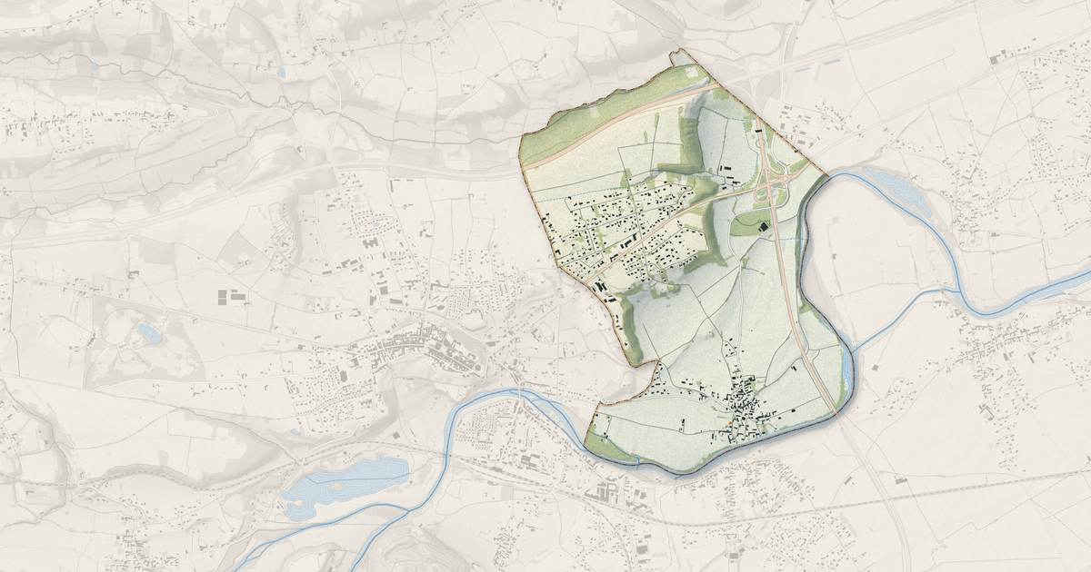Portrait cartographique de Ausson : relief, eau, forêts, bâti et voies, calculés à partir des données de l'IGN