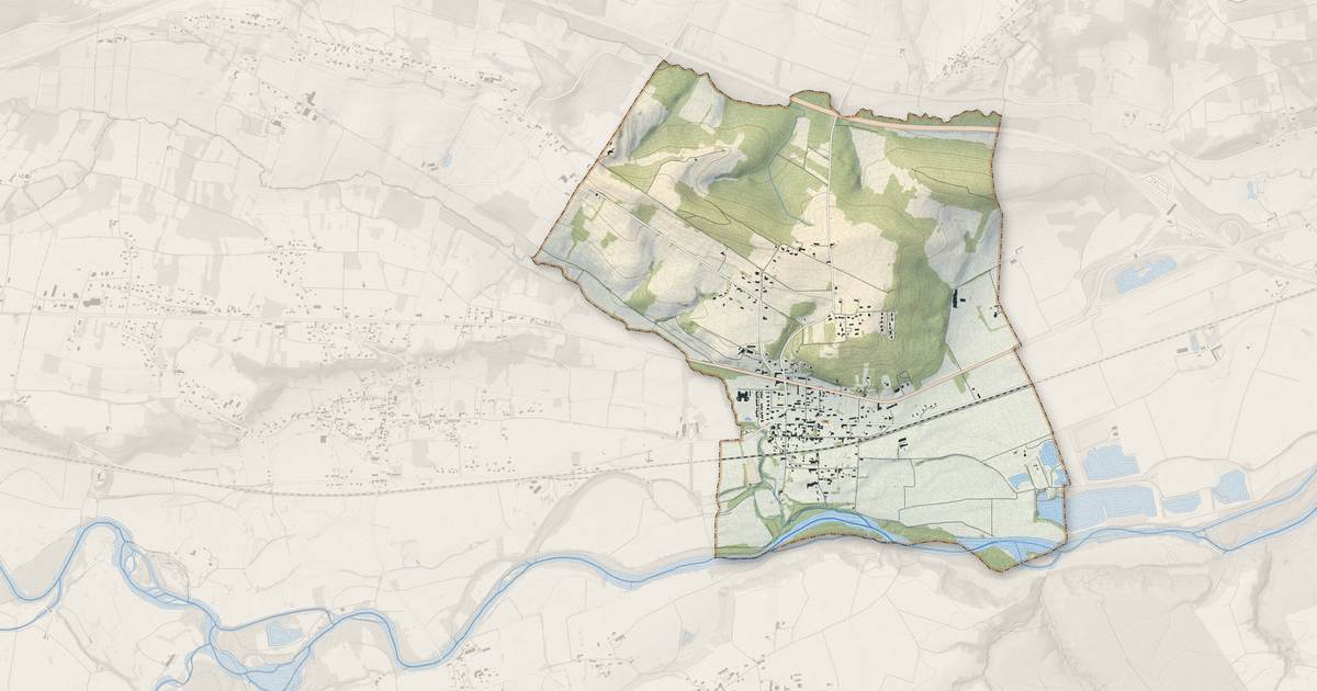 Portrait cartographique de Beauchalot : relief, eau, forêts, bâti et voies, calculés à partir des données de l'IGN