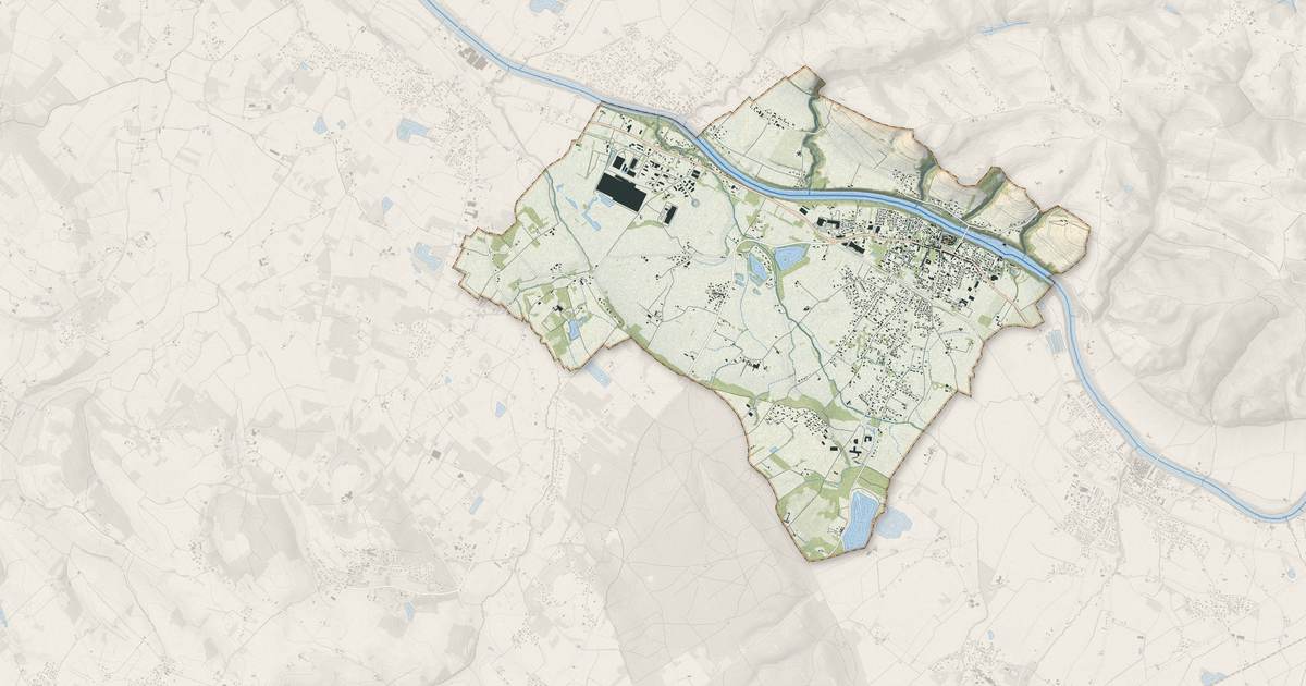 Portrait cartographique de Bessières : relief, eau, forêts, bâti et voies, calculés à partir des données de l'IGN