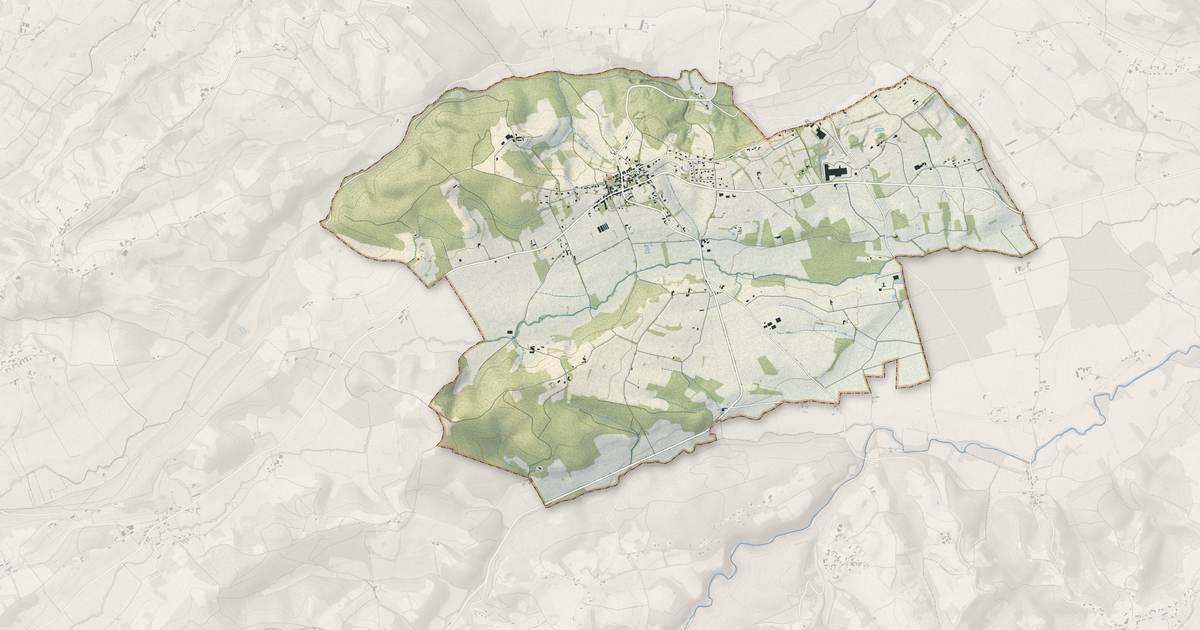 Portrait cartographique de Blajan : relief, eau, forêts, bâti et voies, calculés à partir des données de l'IGN