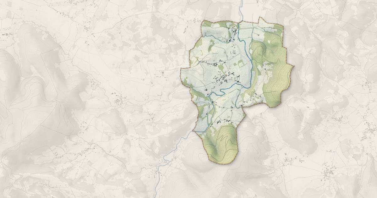 Portrait cartographique de Castelbiague : relief, eau, forêts, bâti et voies, calculés à partir des données de l'IGN