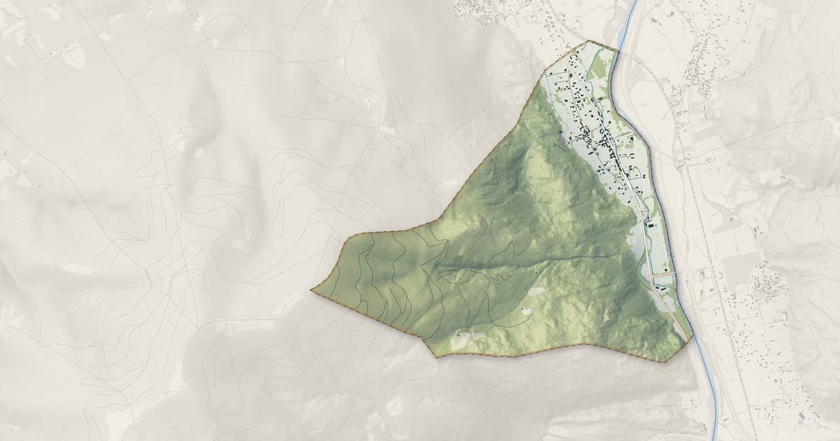 Portrait cartographique de Esténos : relief, eau, forêts, bâti et voies, calculés à partir des données de l'IGN