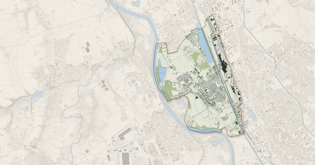 Portrait cartographique de Fenouillet : relief, eau, forêts, bâti et voies, calculés à partir des données de l'IGN