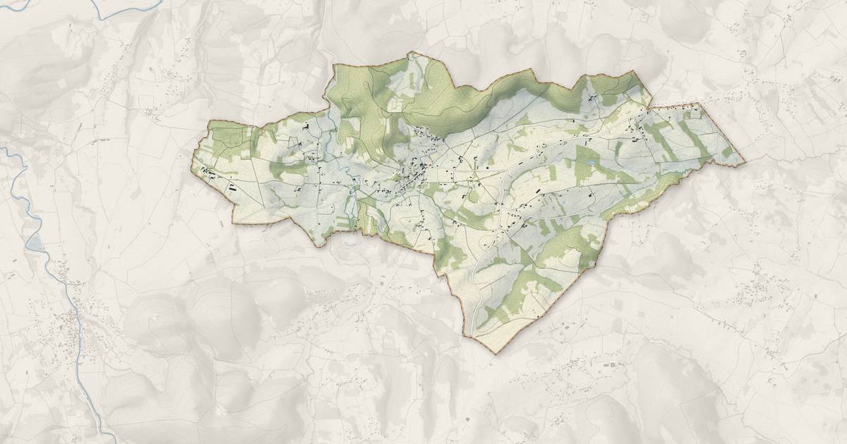 Portrait cartographique de Ganties : relief, eau, forêts, bâti et voies, calculés à partir des données de l'IGN
