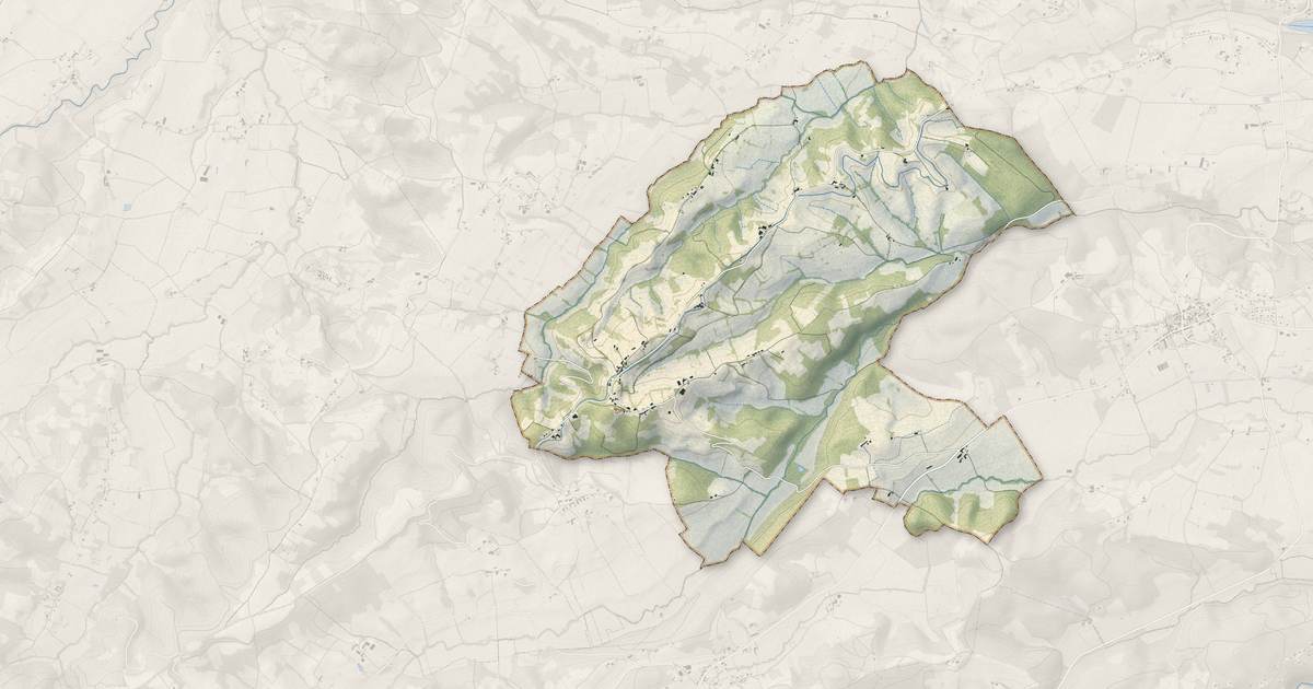Portrait cartographique de Gensac-de-Boulogne : relief, eau, forêts, bâti et voies, calculés à partir des données de l'IGN