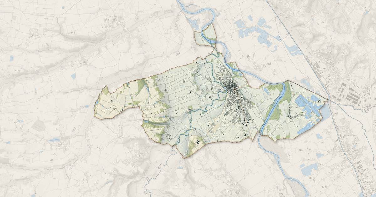Portrait cartographique de Grenade : relief, eau, forêts, bâti et voies, calculés à partir des données de l'IGN