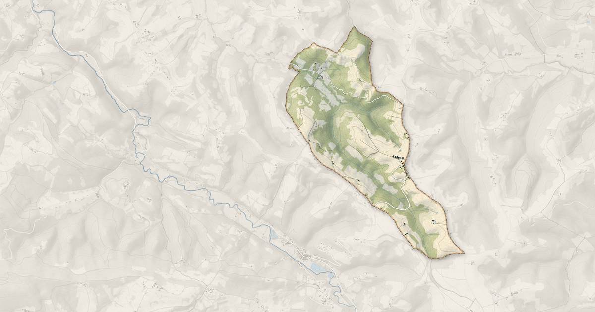 Portrait cartographique de Lahitère : relief, eau, forêts, bâti et voies, calculés à partir des données de l'IGN