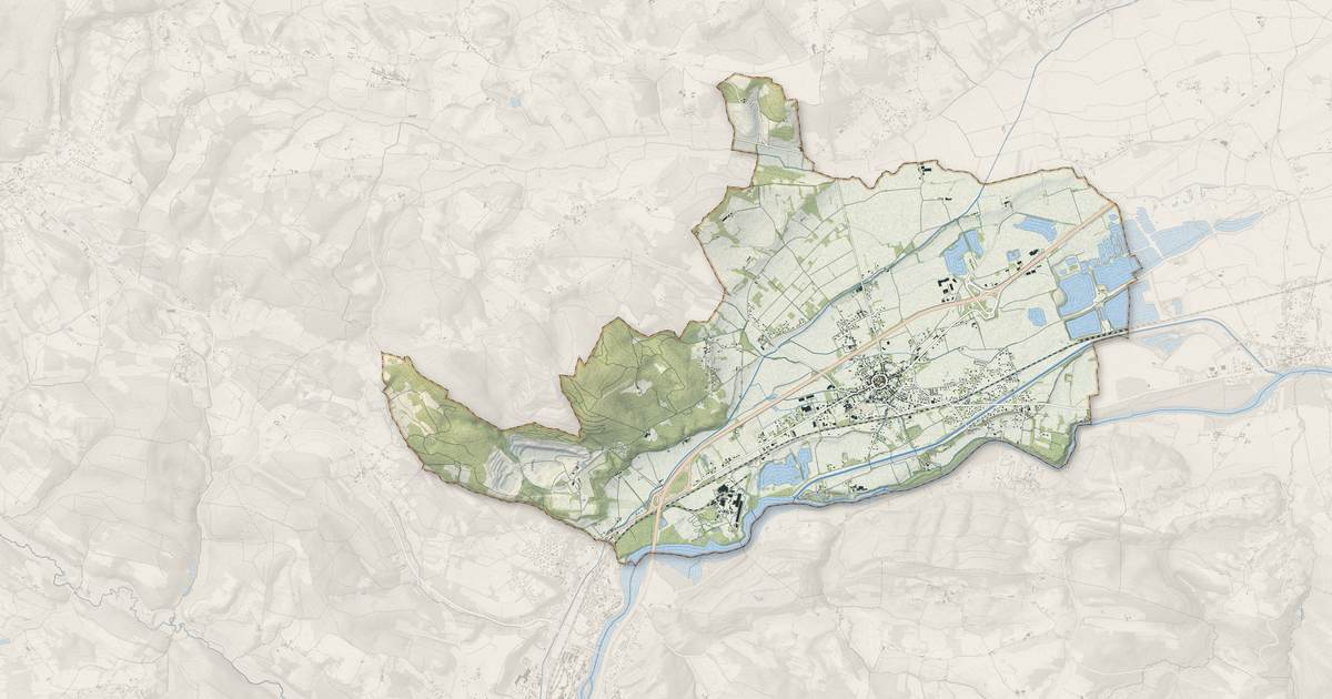 Portrait cartographique de Martres-Tolosane : relief, eau, forêts, bâti et voies, calculés à partir des données de l'IGN