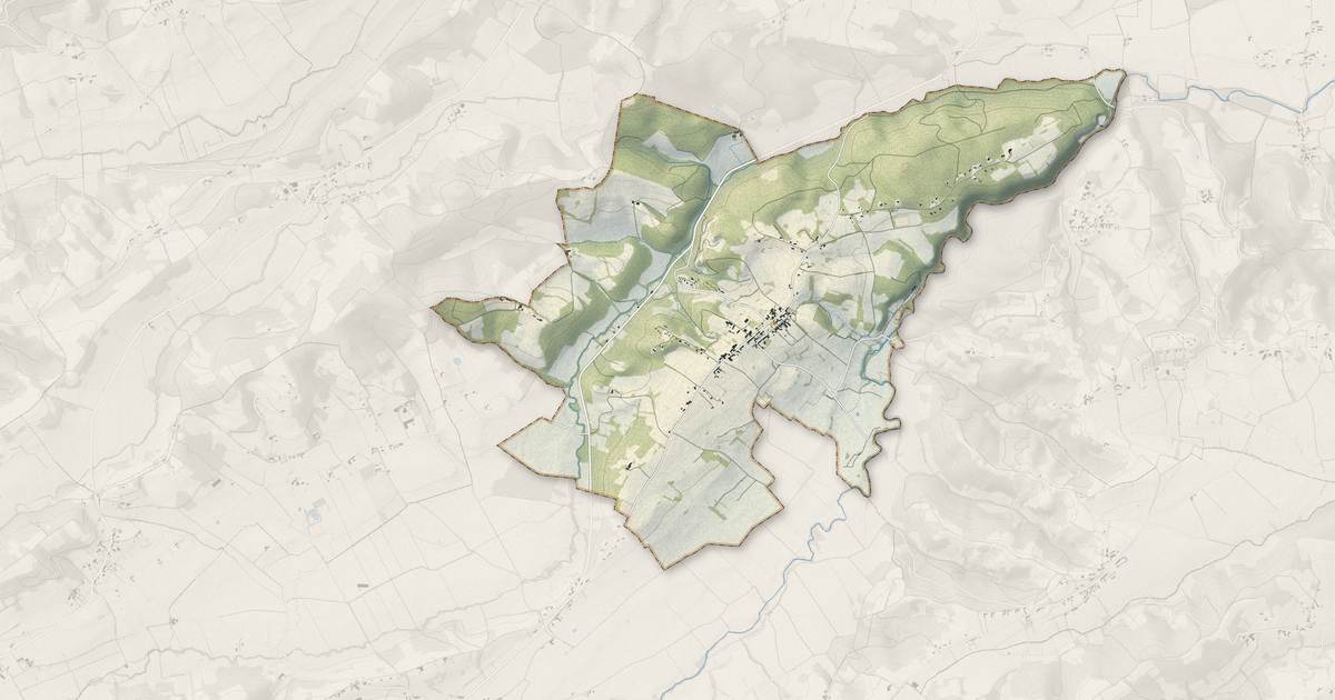 Portrait cartographique de Montmaurin : relief, eau, forêts, bâti et voies, calculés à partir des données de l'IGN