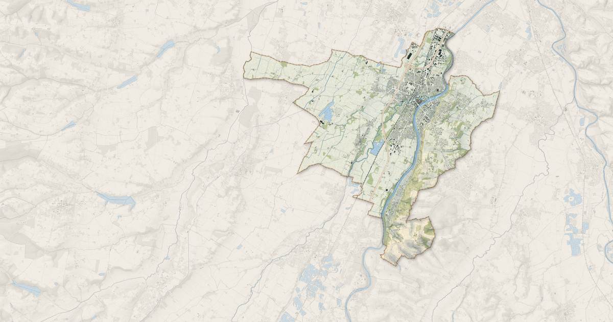 Portrait cartographique de Muret : relief, eau, forêts, bâti et voies, calculés à partir des données de l'IGN