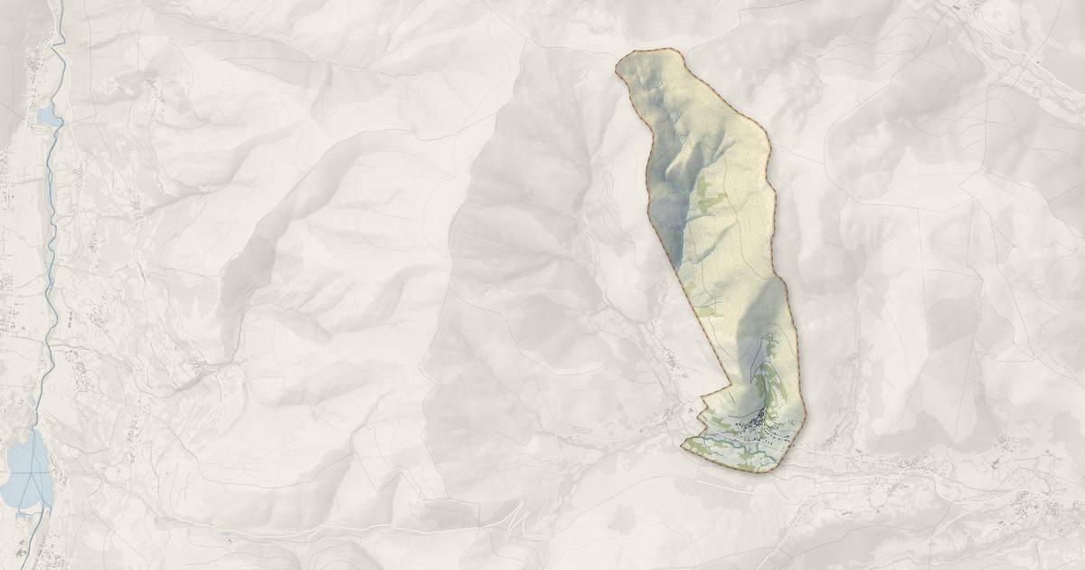 Portrait cartographique de Poubeau : relief, eau, forêts, bâti et voies, calculés à partir des données de l'IGN